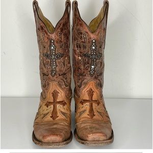 Corral women’s boots 8 1/2 cow girl boots great condition